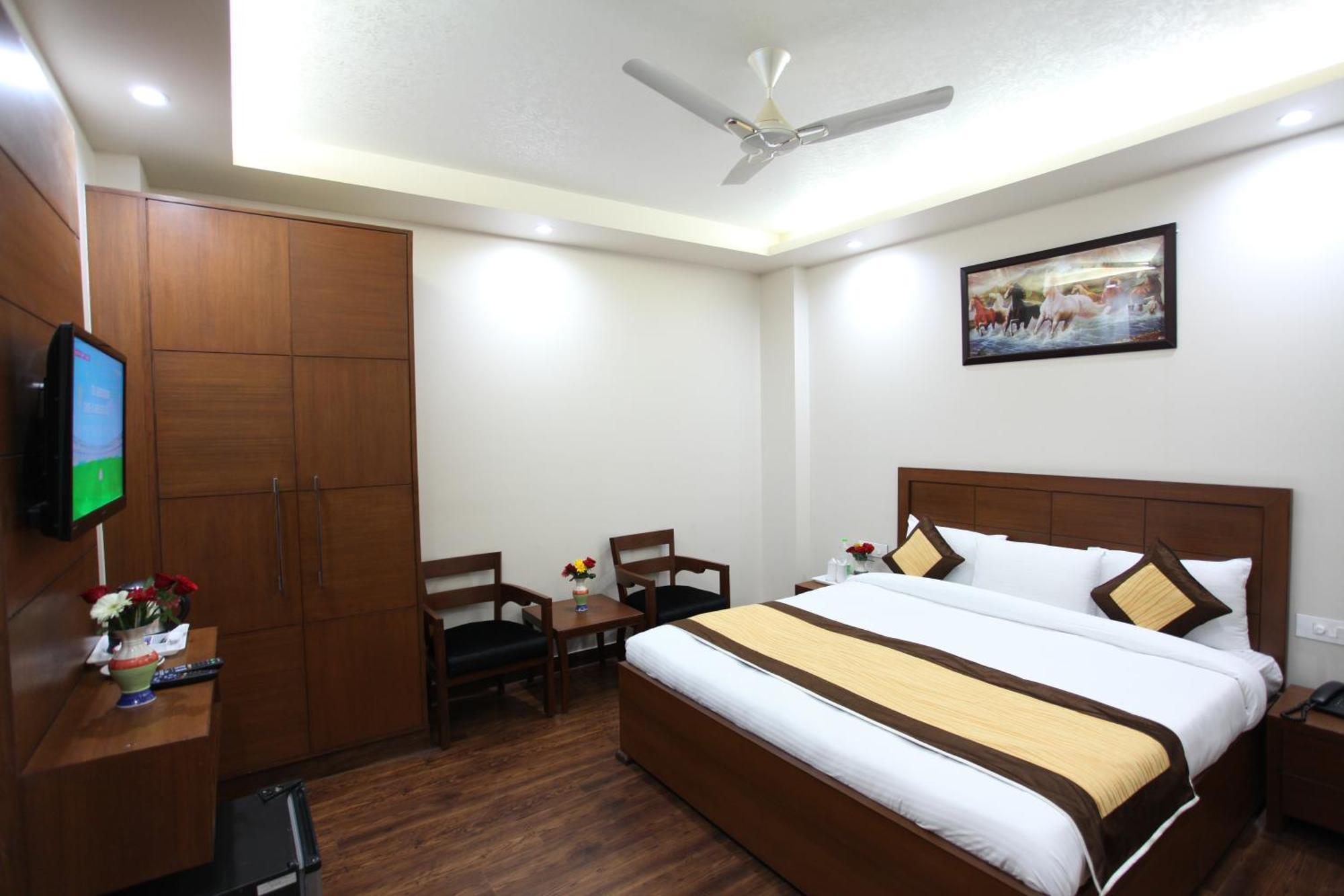 Hotel Hc Grand 뉴델리 외부 사진